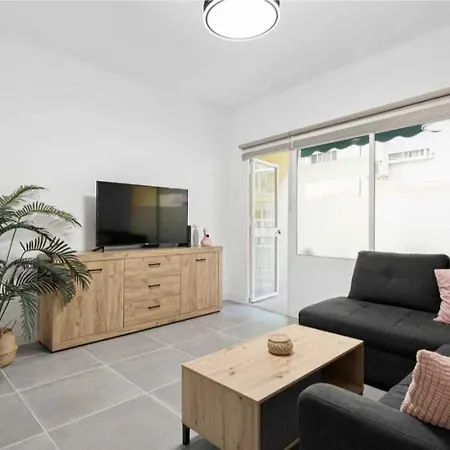 Almaraire Apartment *